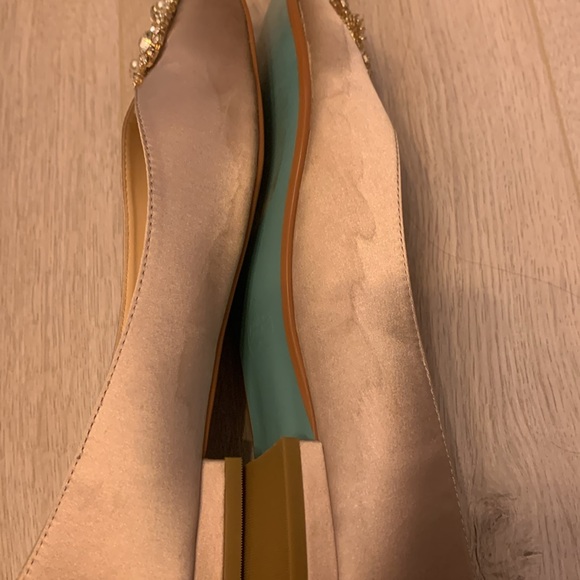 Betsey Johnson Satin Brooch Diana Point Toe Flats - Picture 7 of 8